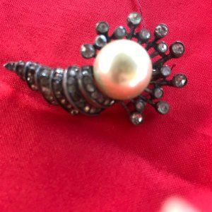 Vintage Eisenberg original cornucopia brooch